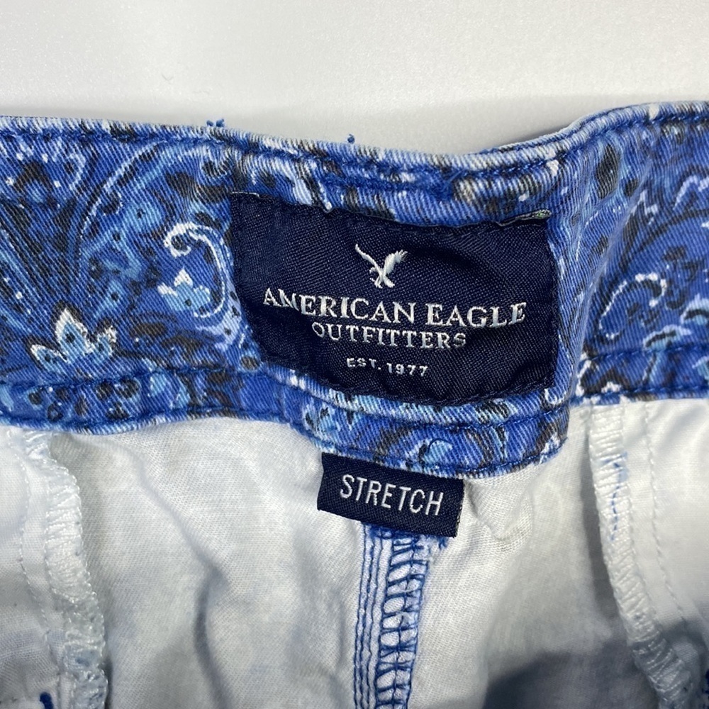 American Eagle Blue Paisley Stretch Shortie Shorts Size 14 - Picture 3 of 7
